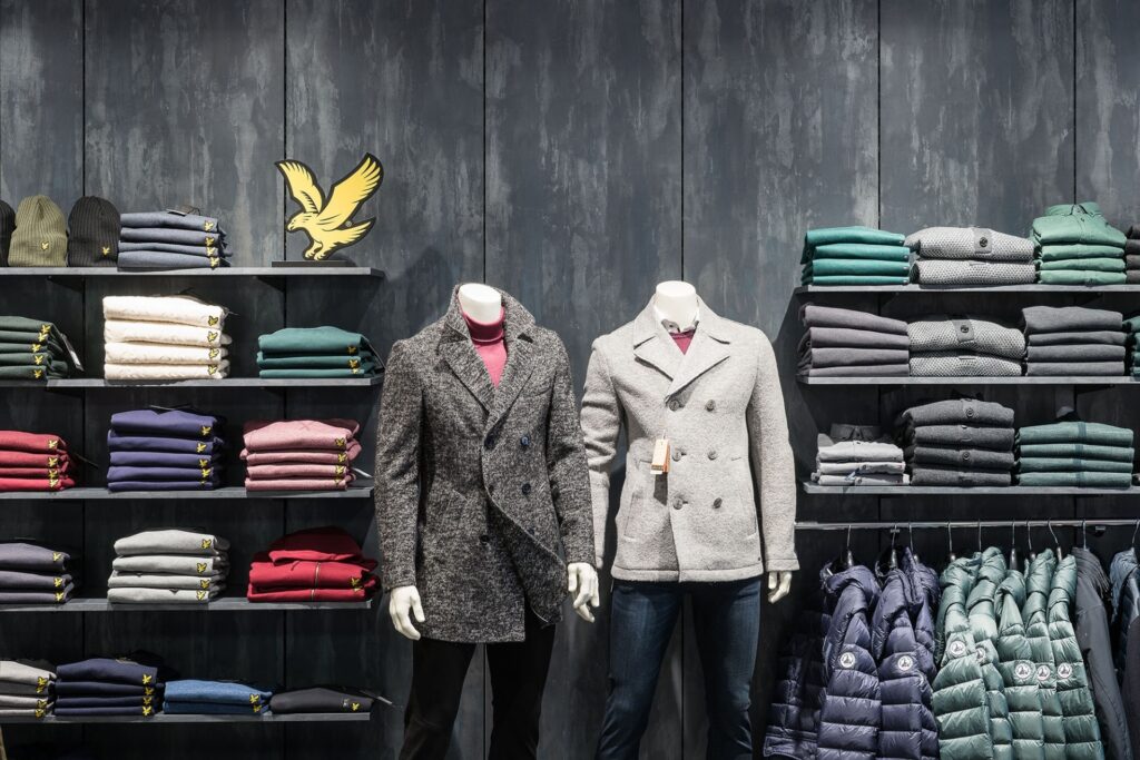 Industrieel decor voor herenmodezaak