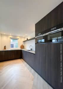 Keuken in donkerbruine houtkleur LR29 Riga