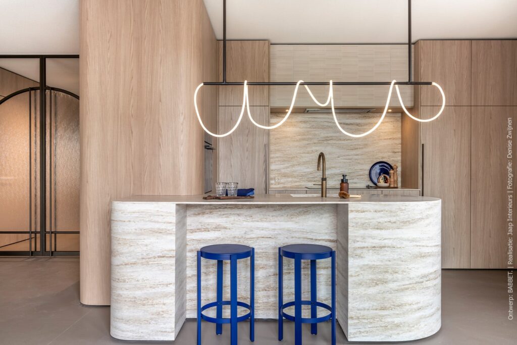 Keuken inspiratie: het gebruik van decoratief plaatmateriaal in de keuken