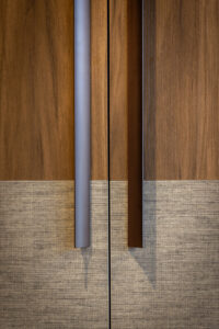 Kast van LS65 Ceppo in combinatie met FD33 Alpaca, te vinden in showroom Deventer
