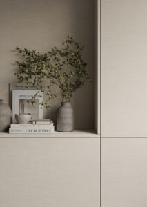 Wandkast in FD47 Alpaca van Cleaf, decoratief plaatmateriaal in geweven textiel in een lichte, natuurlijke off-white.