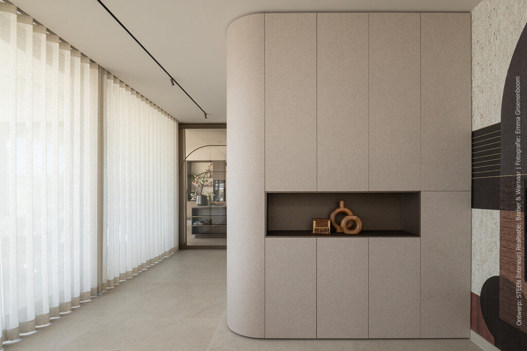 Maatwerkkast met ronde hoeken in Cleaf Alpaca FC29, met matte textuur en warme woluitstraling