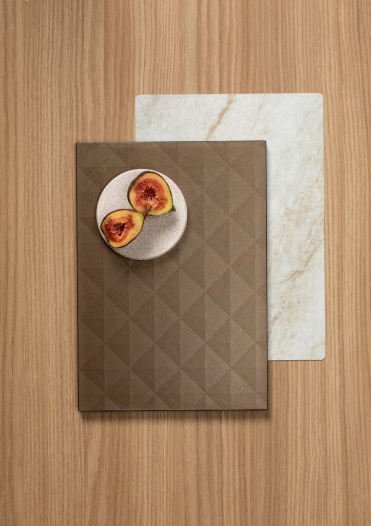 LS94 is een warme basis die je combineert met uitgesproken materialen zoals FA84 Cheope en FD53 ItalianStone