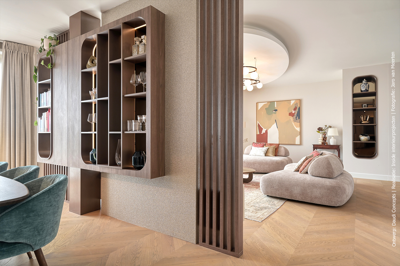 Maatwerk meubel in warm bruine LS14 Poro Noce met walnoothout decor