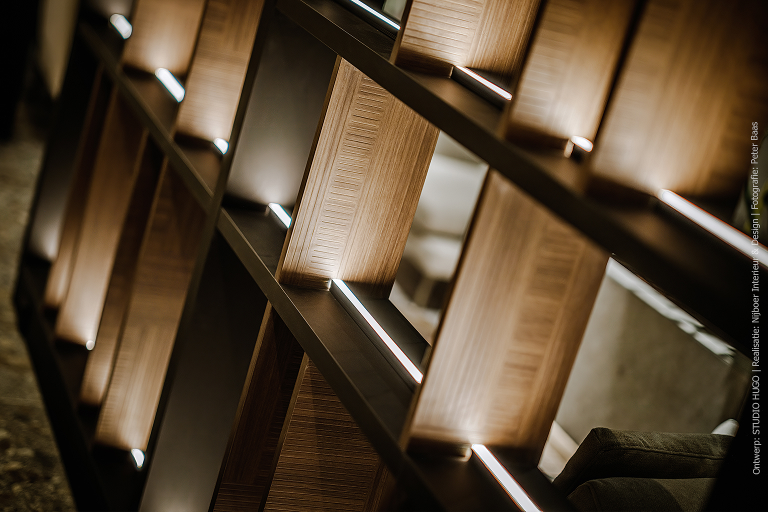 Roomdivider met warmbruin geometrisch houtdecor S192 Jiometori