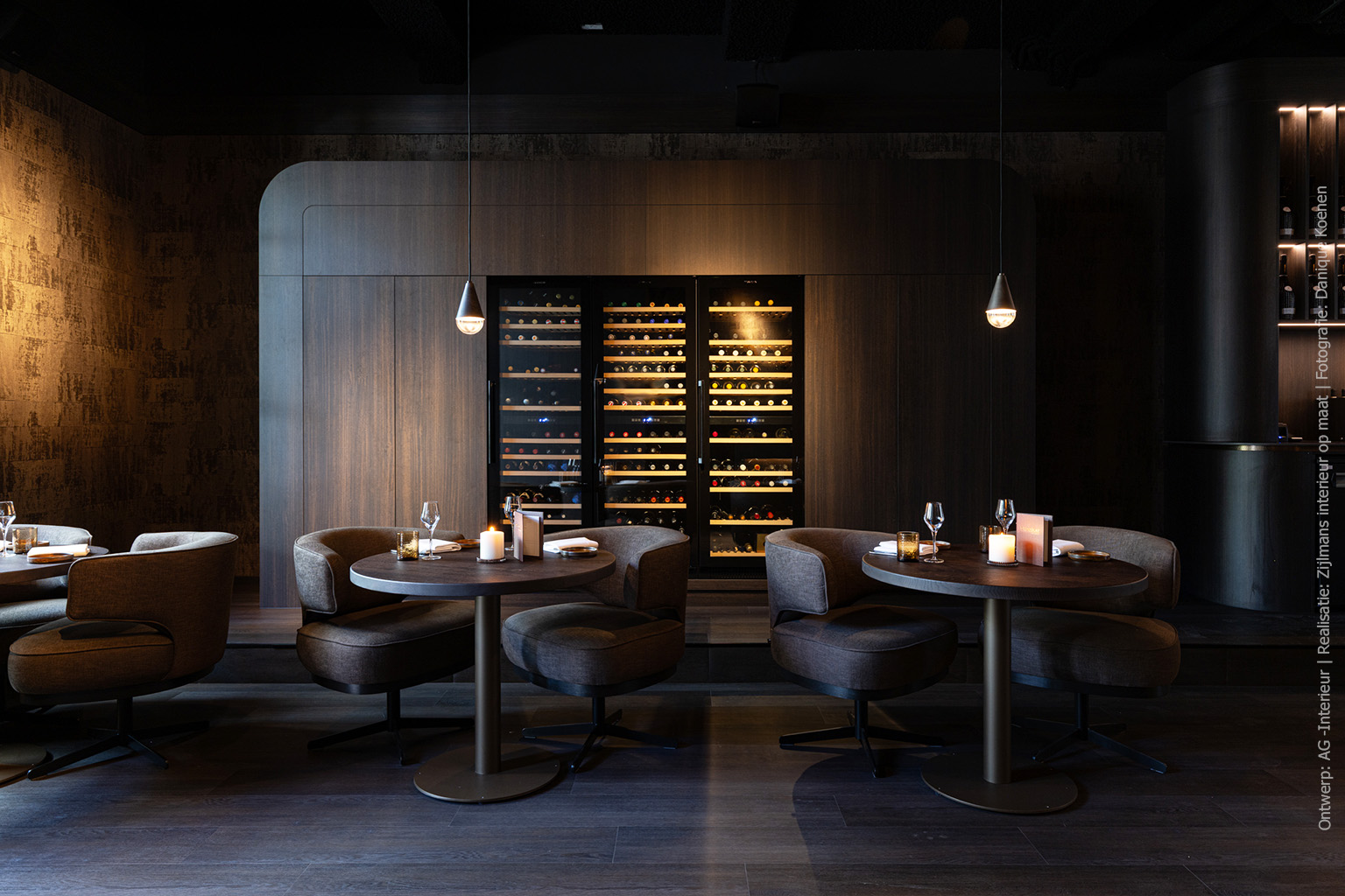 Het effect van gezandstraald hout als basis voor een stijlvol restaurantinterieur