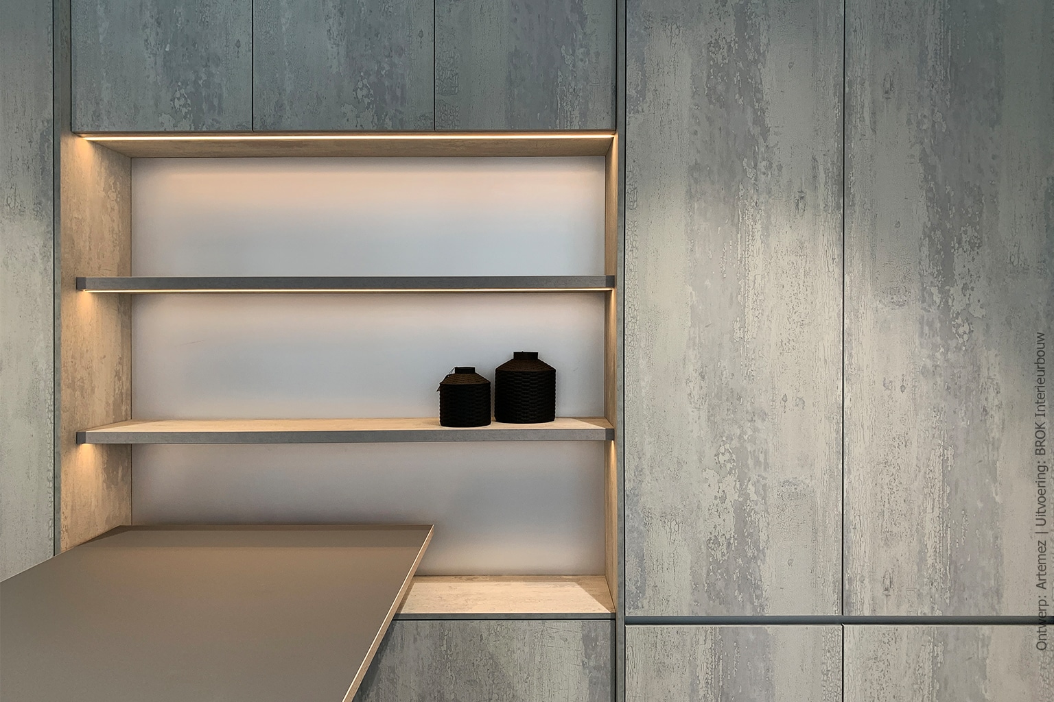 Kastenwand in HPL Specials Ash White met bureau