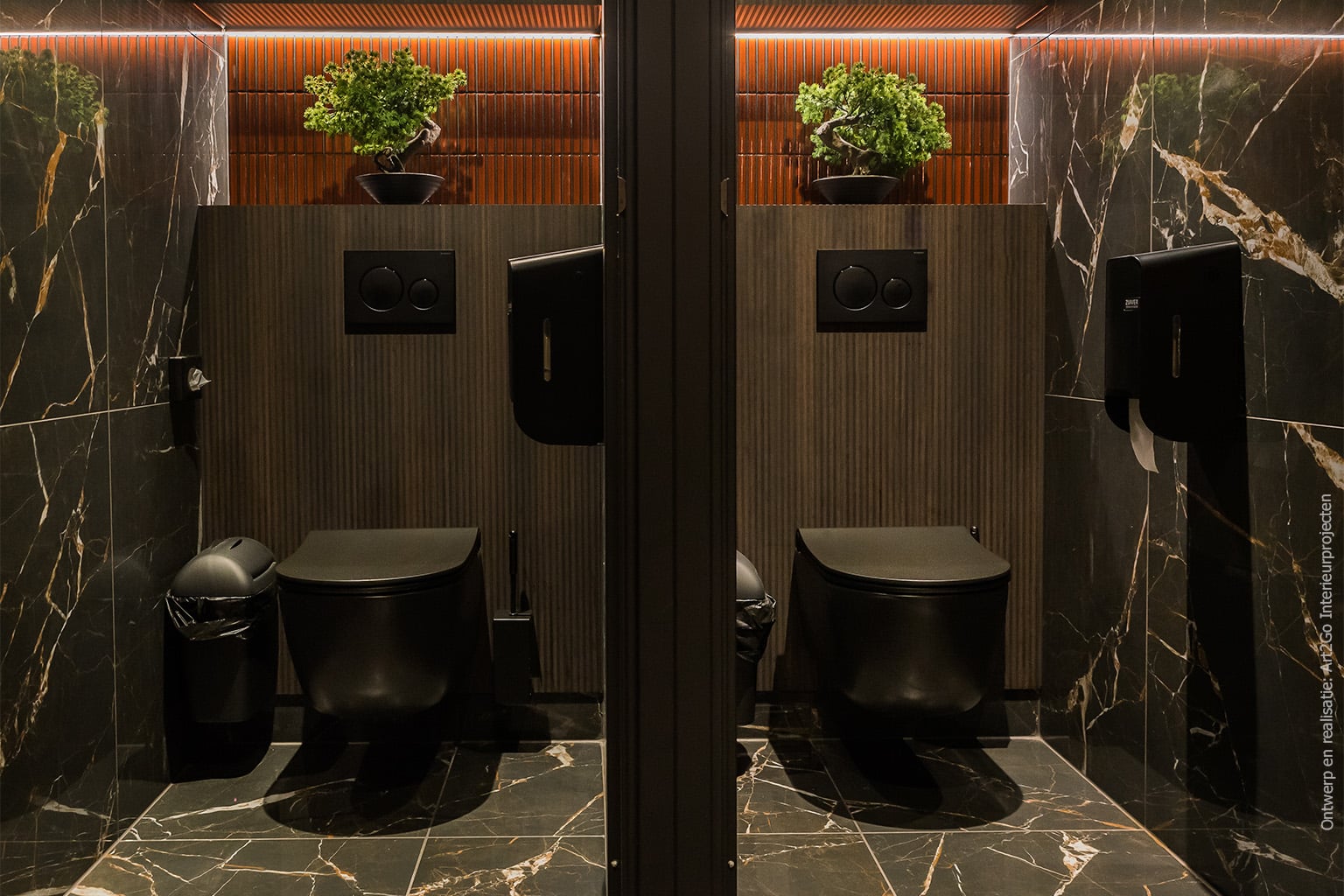 Stijlvol toilet in restaurant Kyatcha Rotterdam