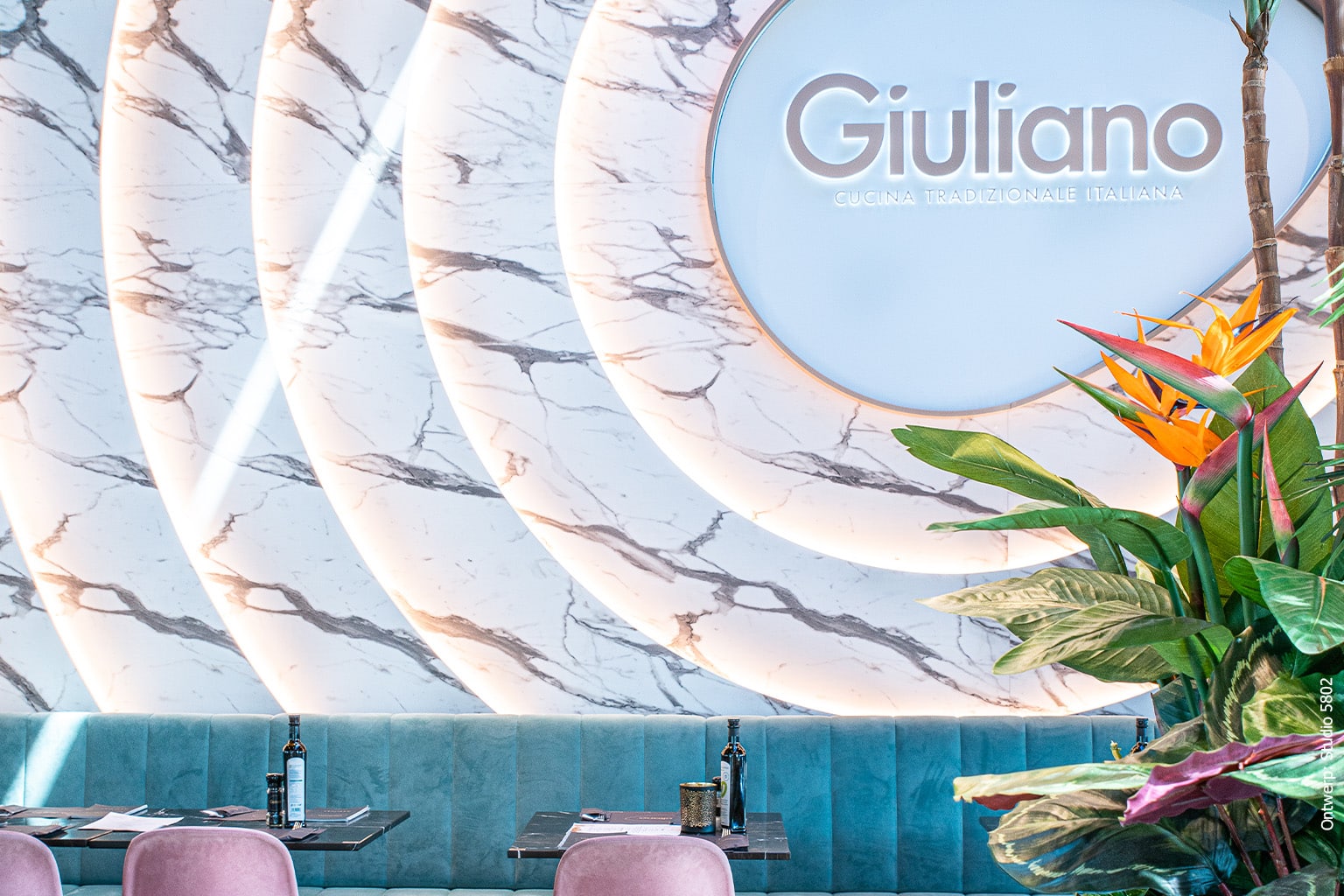 Luxe marmeren wandafwerking in restaurant Giuliano